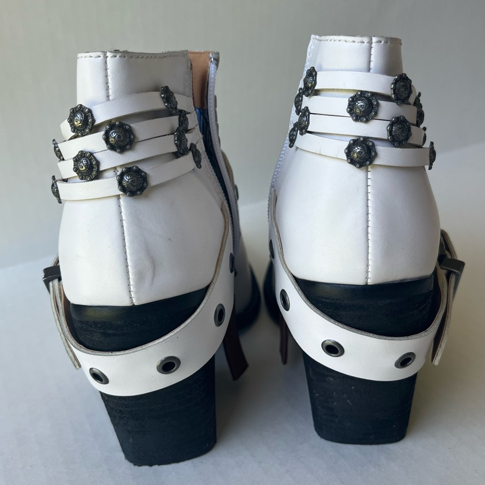 Dingo Born To Run White Leather Studded Buckle Ankle Heeled Cowgirl Boots DL242 - Picture 4 of 13